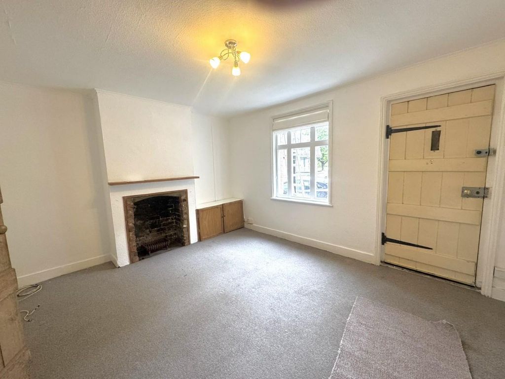 Property photo 2 of 13 Lounge 4.Jpg