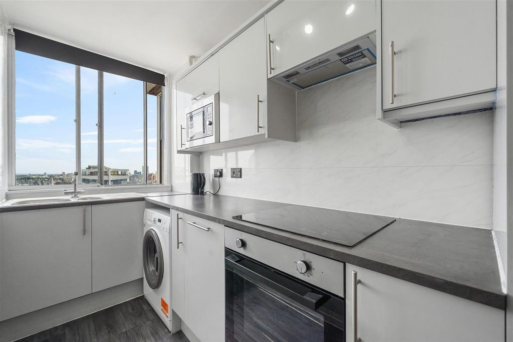 Property photo 3 of 13 Photo 2