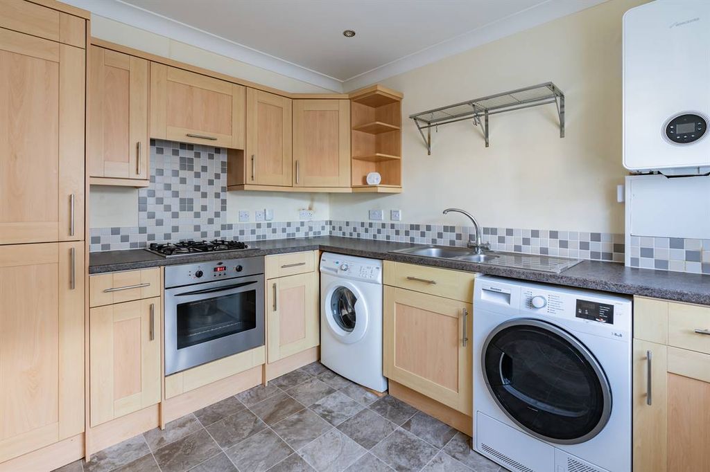 Property photo 2 of 19