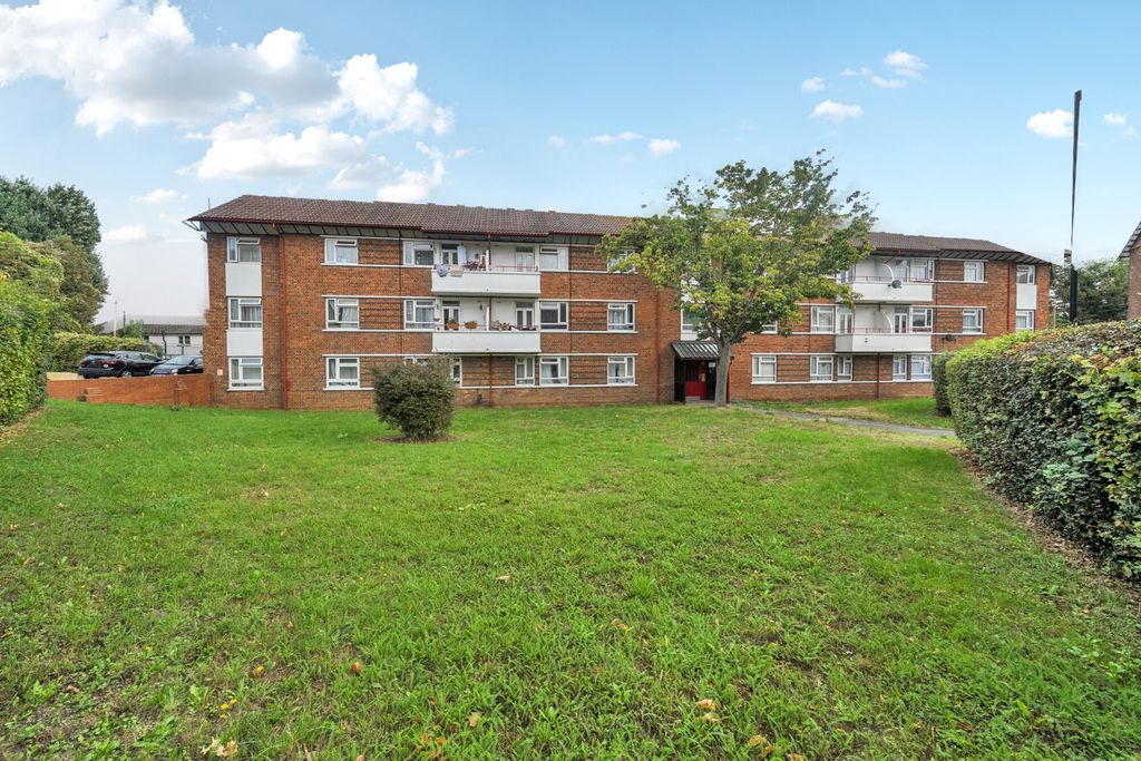 Property photo 1 of 11 1521169-1-6Aa7B8B...