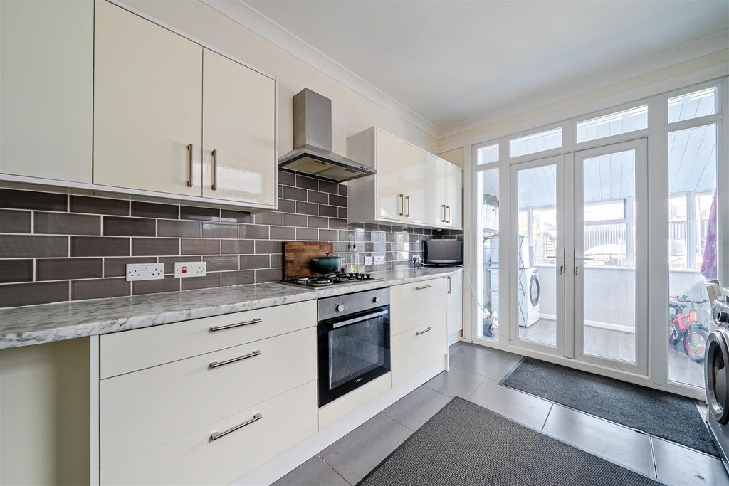 Property photo 3 of 19 1435152-10-69d63Bfed8A03.Jpg