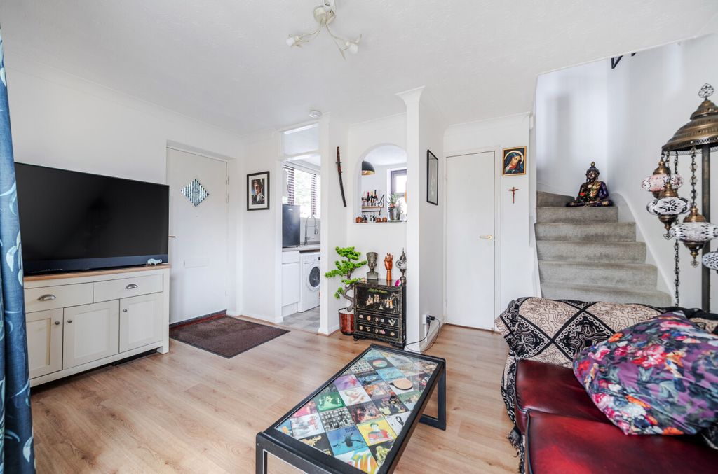 Property photo 3 of 9 1441053-11-69d915...