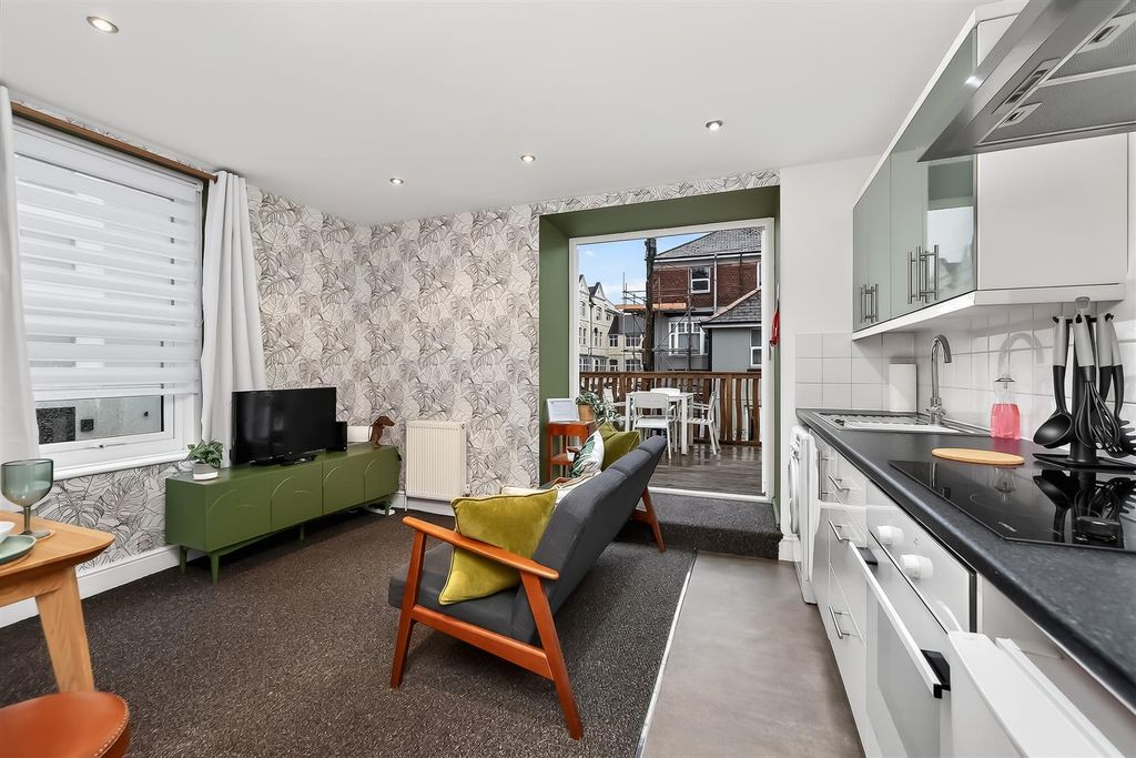 Property photo 2 of 11 Open Plan Reception