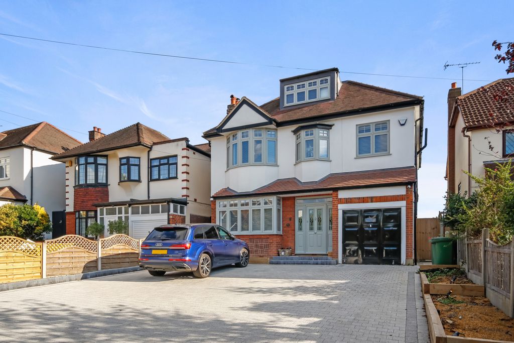 Property photo 1 of 22 4 Bedroom Detached House