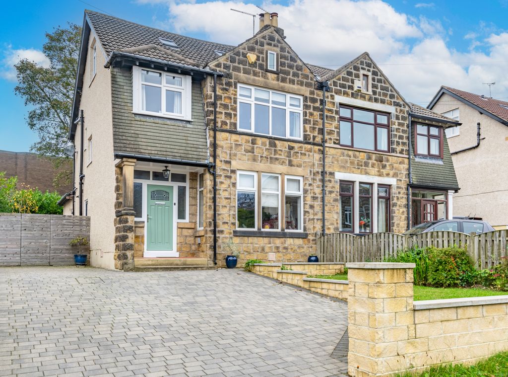 Property photo 1 of 31 Front