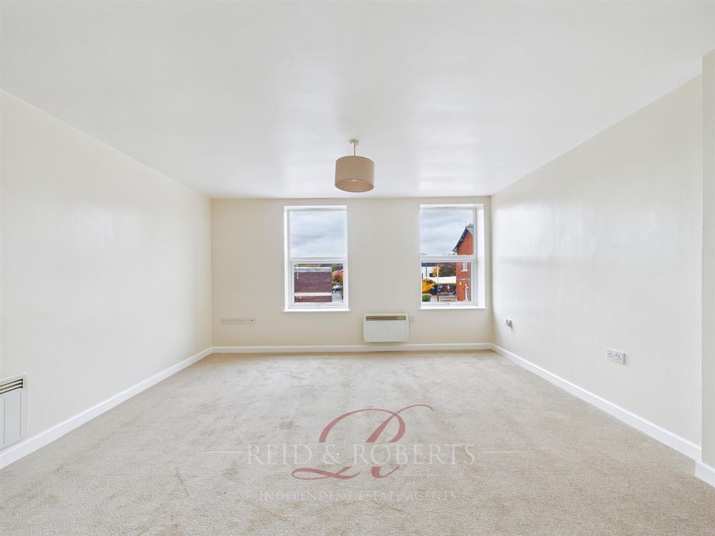 Property photo 3 of 11 Cam05148G0-Pr0085-Still003.Jpg