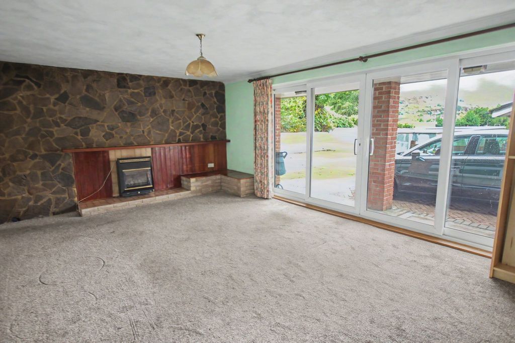 Property photo 2 of 25
