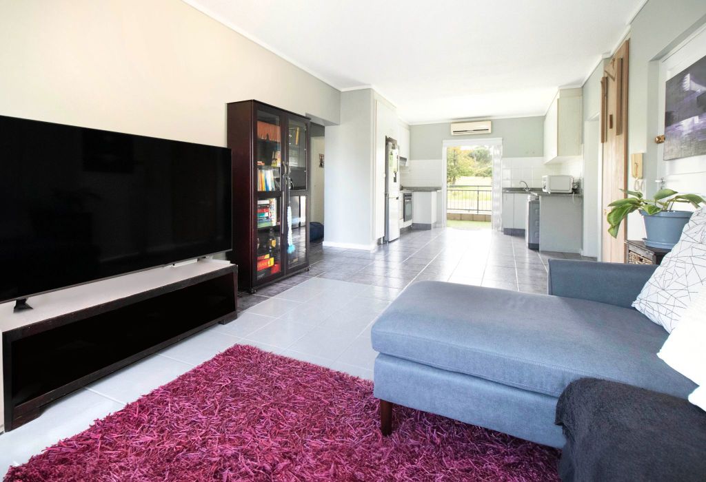 Property photo 2 of 25 St1721034