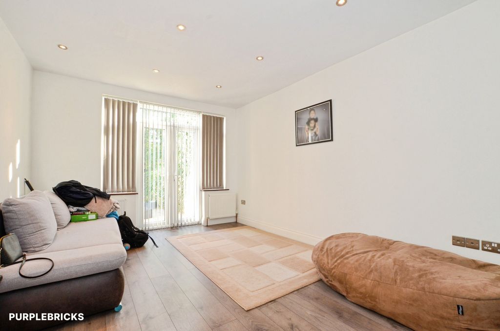 Property photo 3 of 31 Reception Room