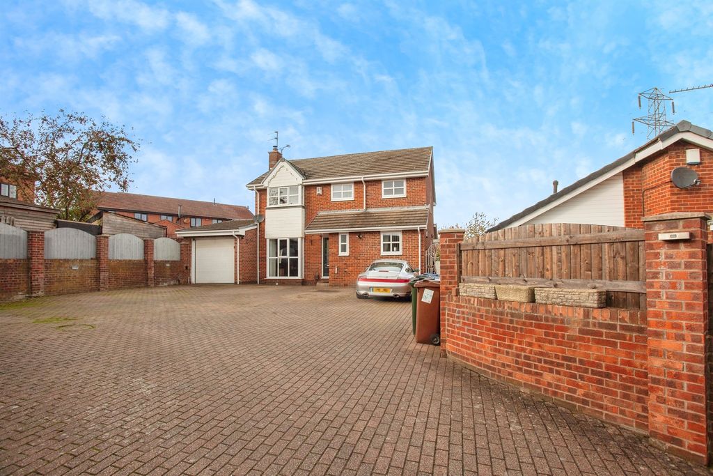 Property photo 1 of 17