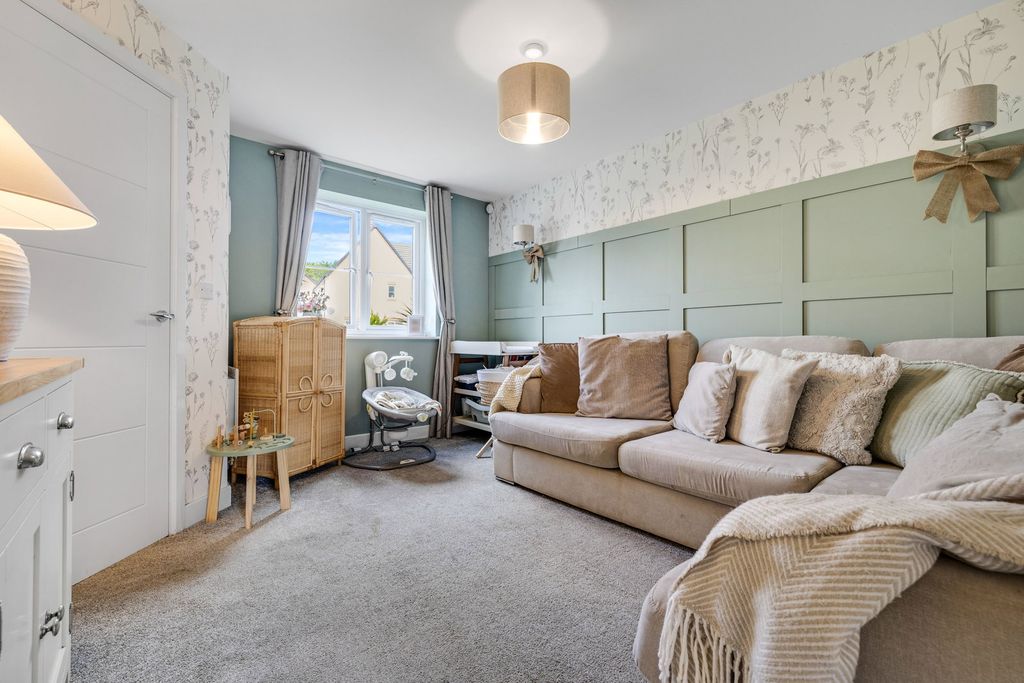 Property photo 2 of 30