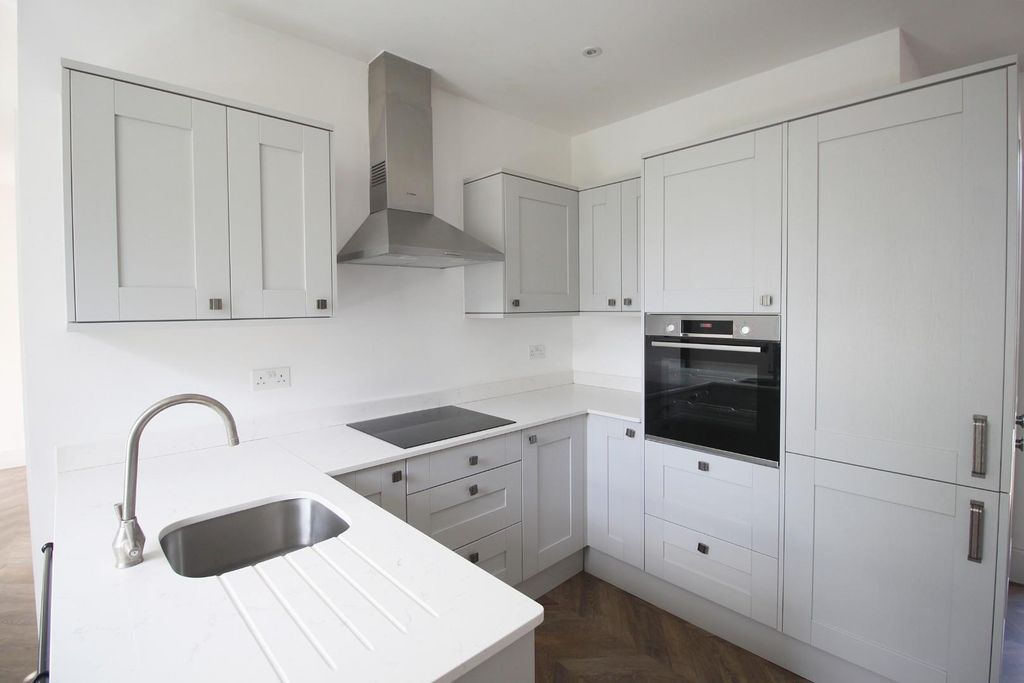Property photo 2 of 18 Kitchen Nnn.Jpg