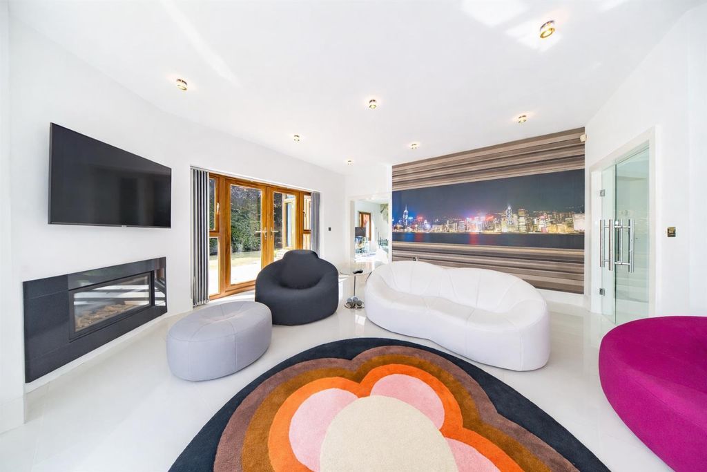 Property photo 2 of 28 3E303732-8Aa1-4B8d-8113-7d82Cf95424B.Png