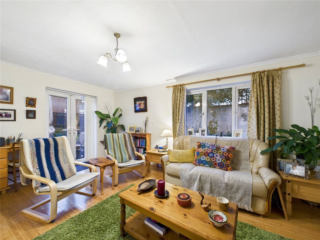 Property photo 2 of 17 Picture No. 28