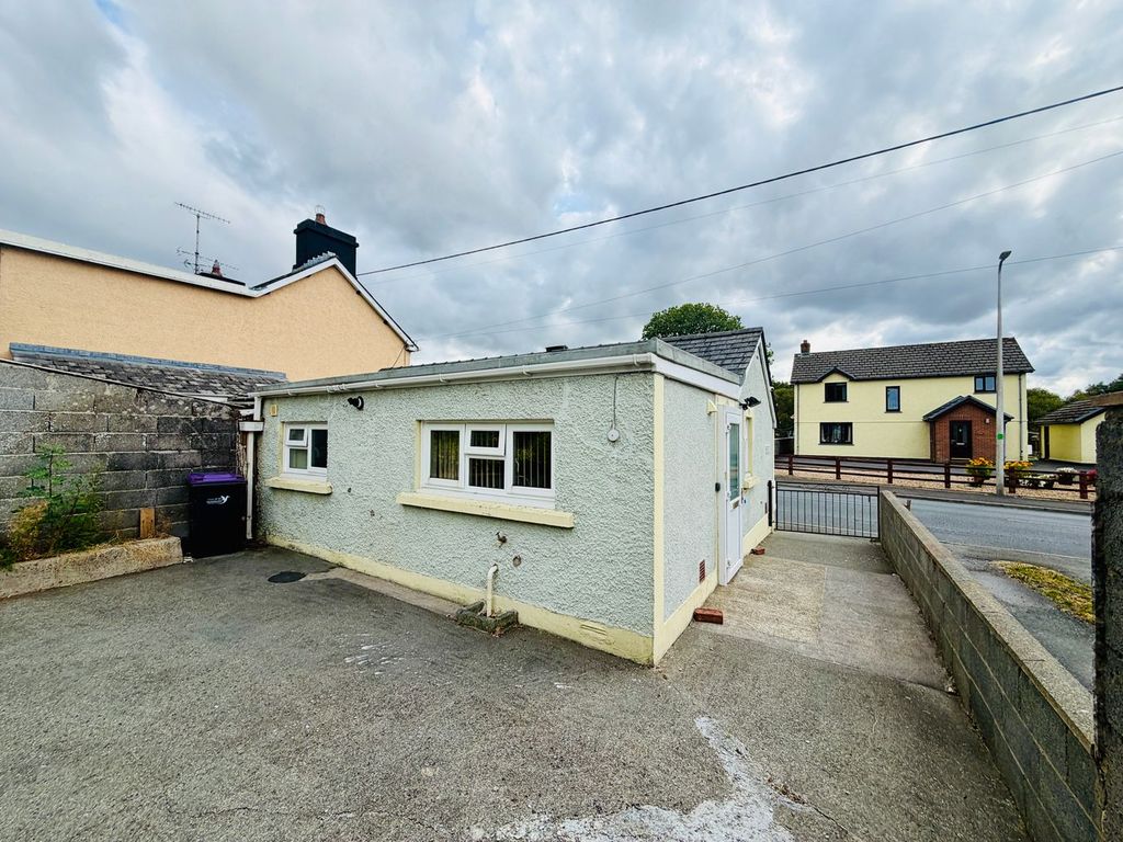 Property photo 2 of 10