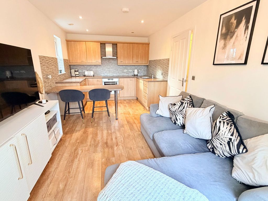 Property photo 2 of 16