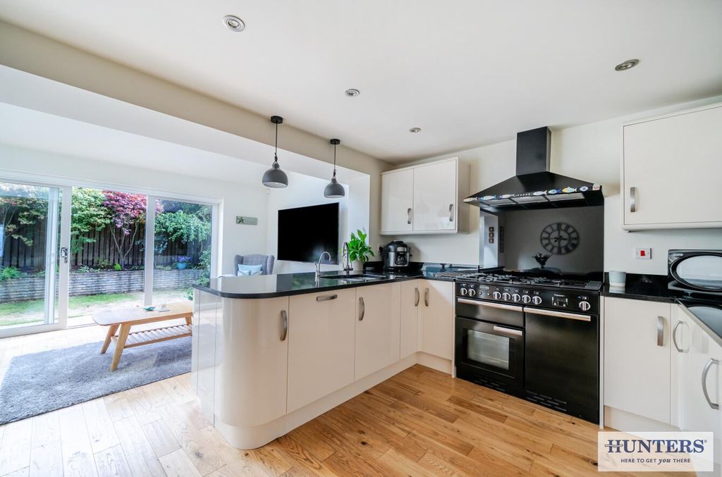 Property photo 3 of 24 Ab616E3d-De83-44Ea-A493-d0547Cee73A2.Jpg