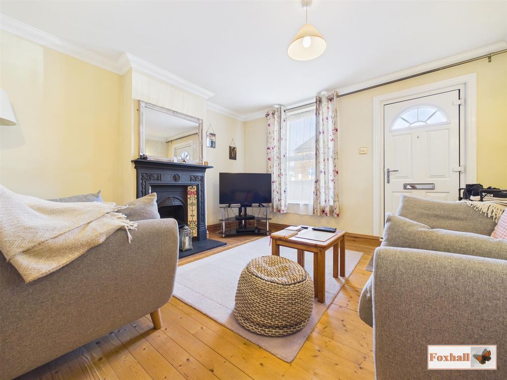 Property photo 3 of 21 Lounge