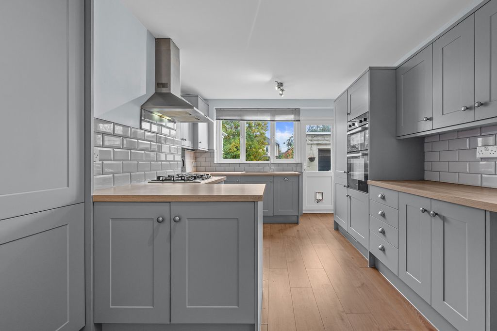 Property photo 1 of 25