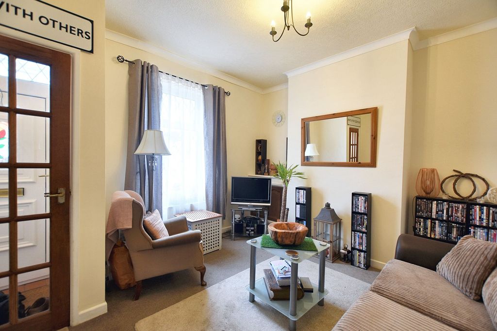 Property photo 2 of 8