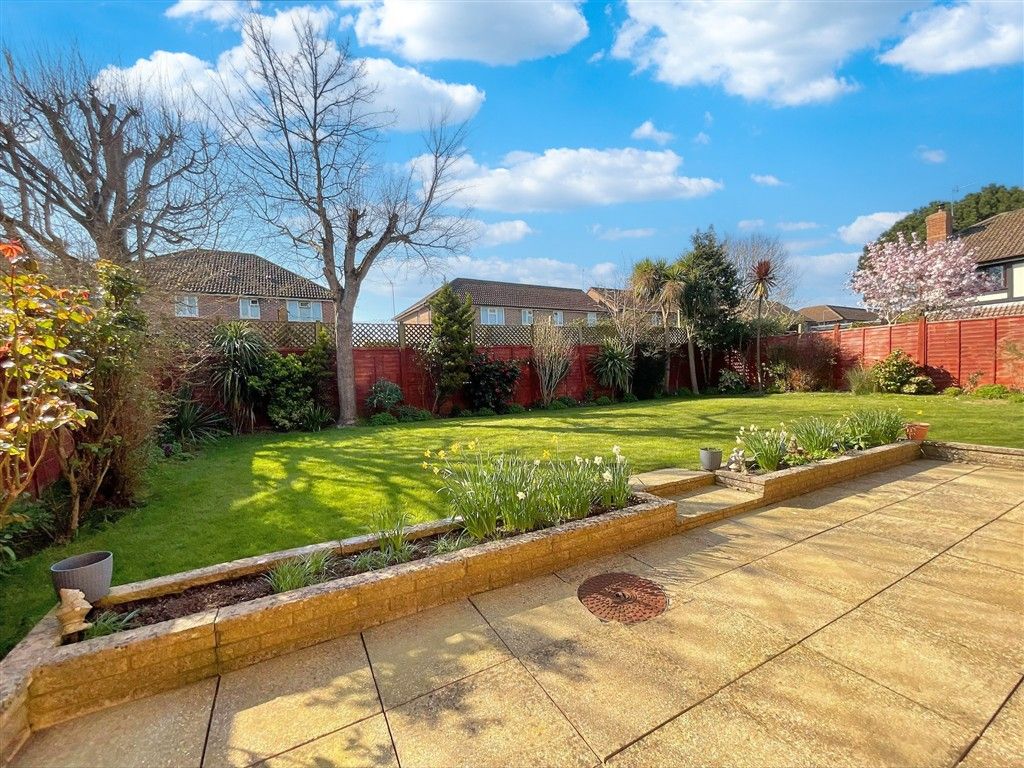 Property photo 2 of 18 Garden