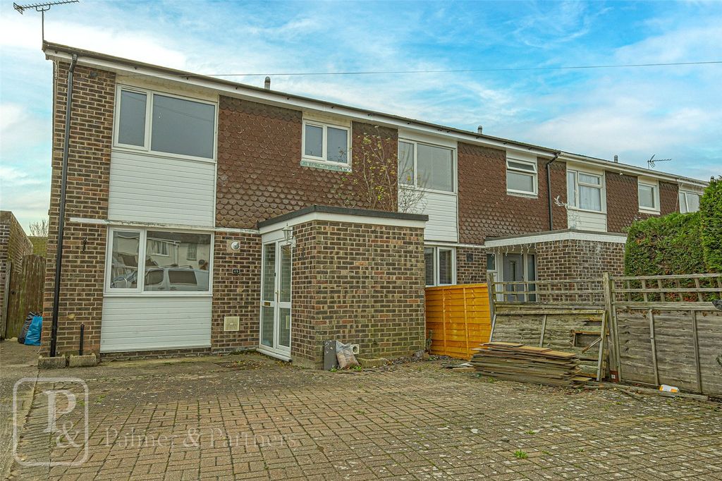 Property photo 1 of 8 External