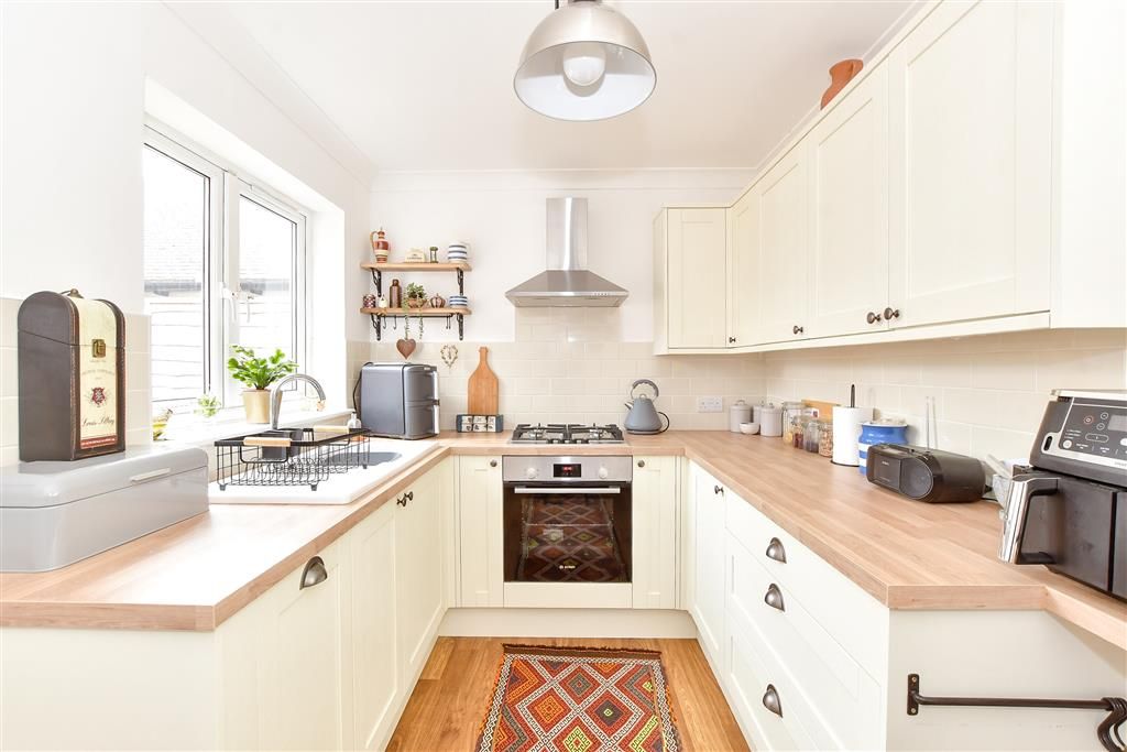 Property photo 2 of 17 Kitchen