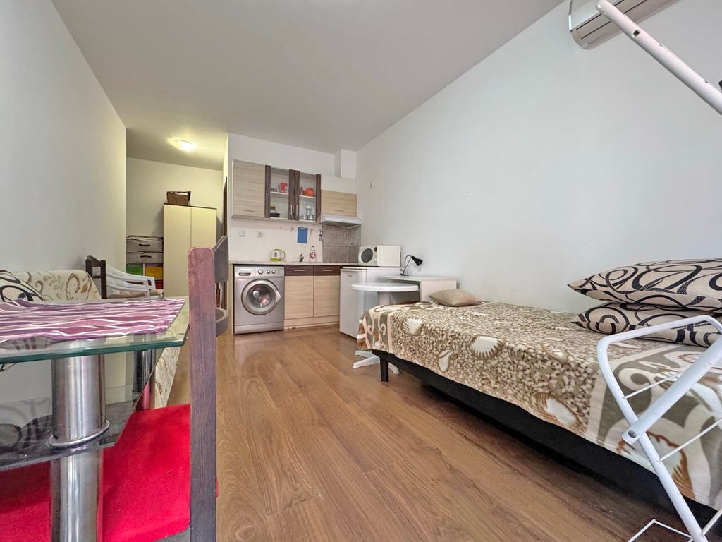 Property photo 3 of 10