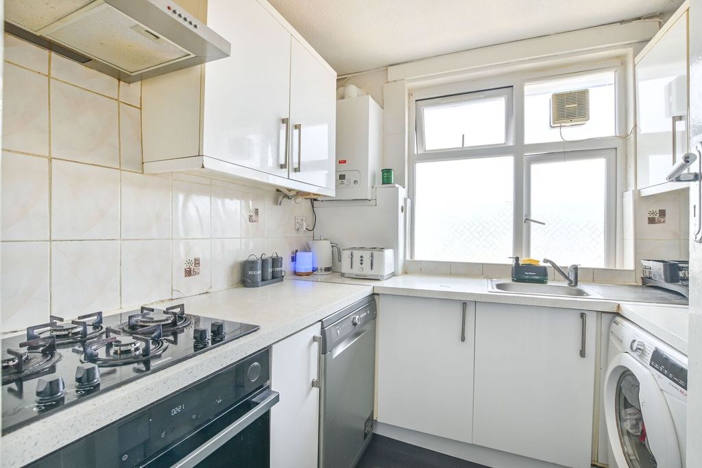 Property photo 2 of 14