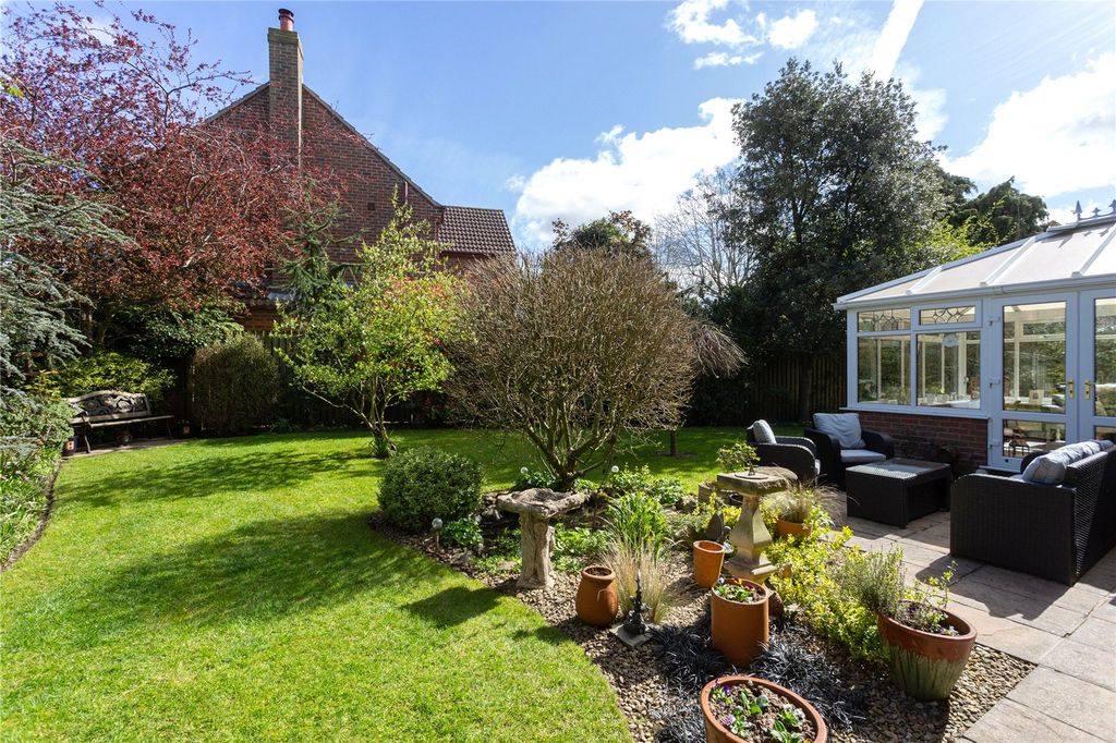 Property photo 3 of 21 Photos