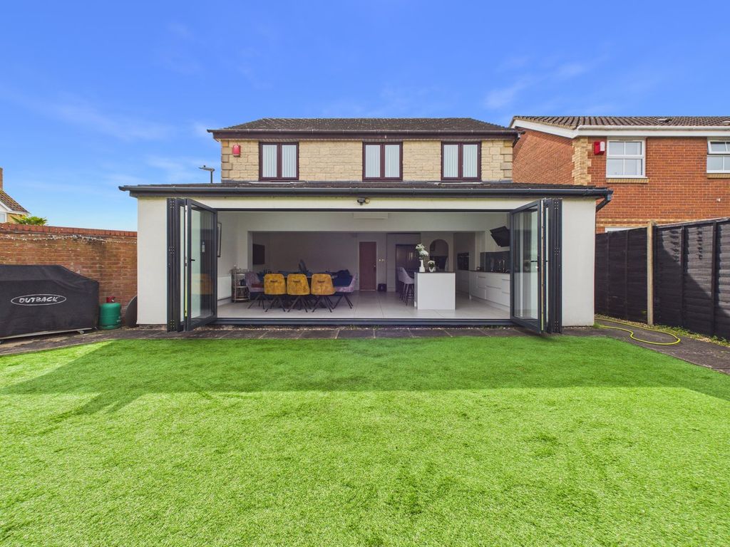 Property photo 2 of 31