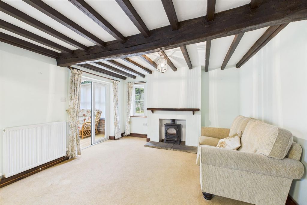 Property photo 3 of 22 Lounge