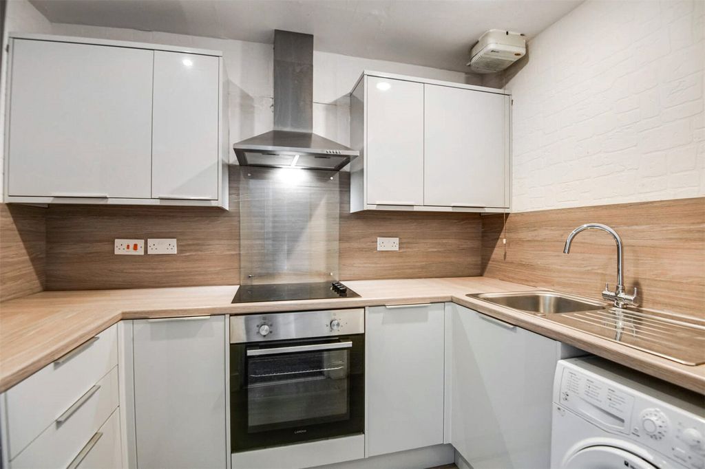 Property photo 3 of 13 Picture No. 02