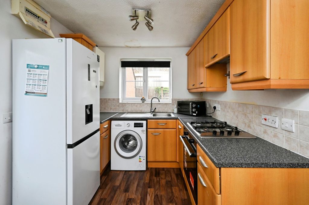 Property photo 3 of 16 Kitchen