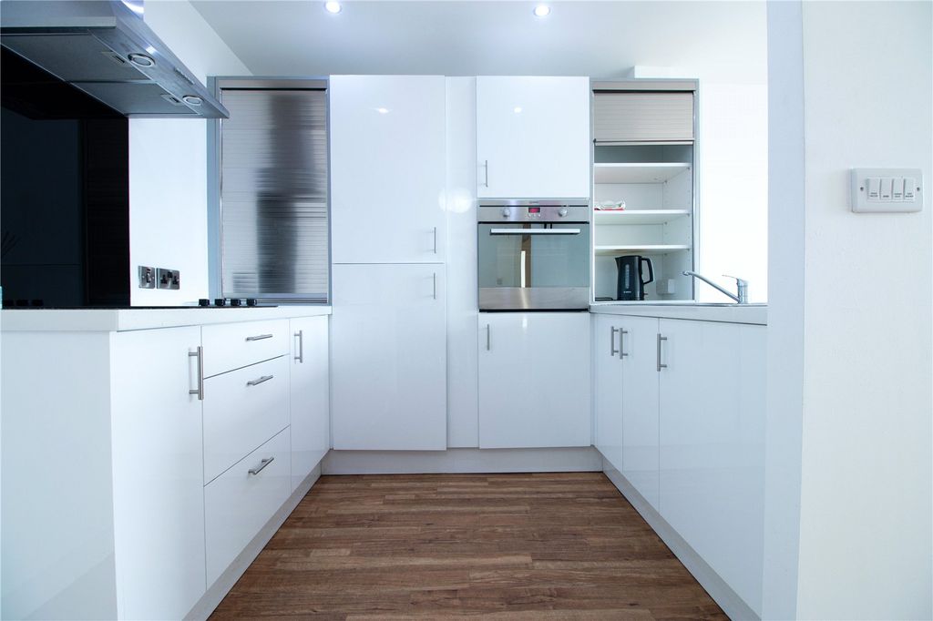 Property photo 3 of 10 Picture No. 04