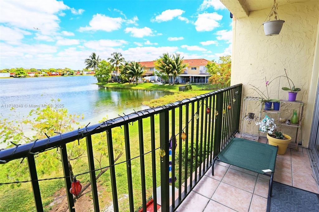 Property photo 1 of 32