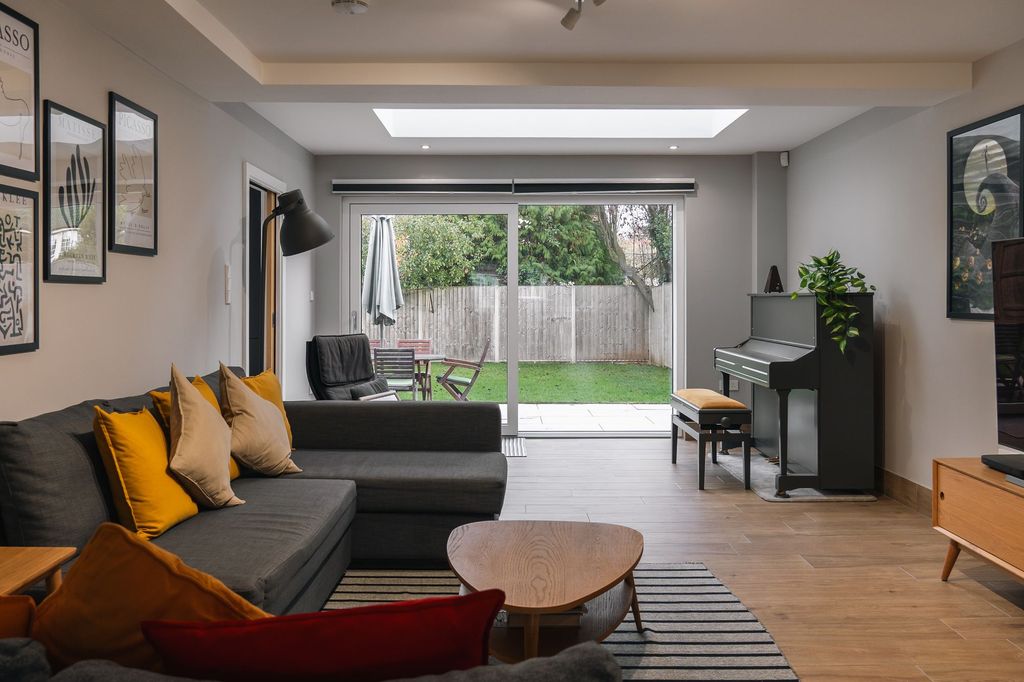 Property photo 3 of 47