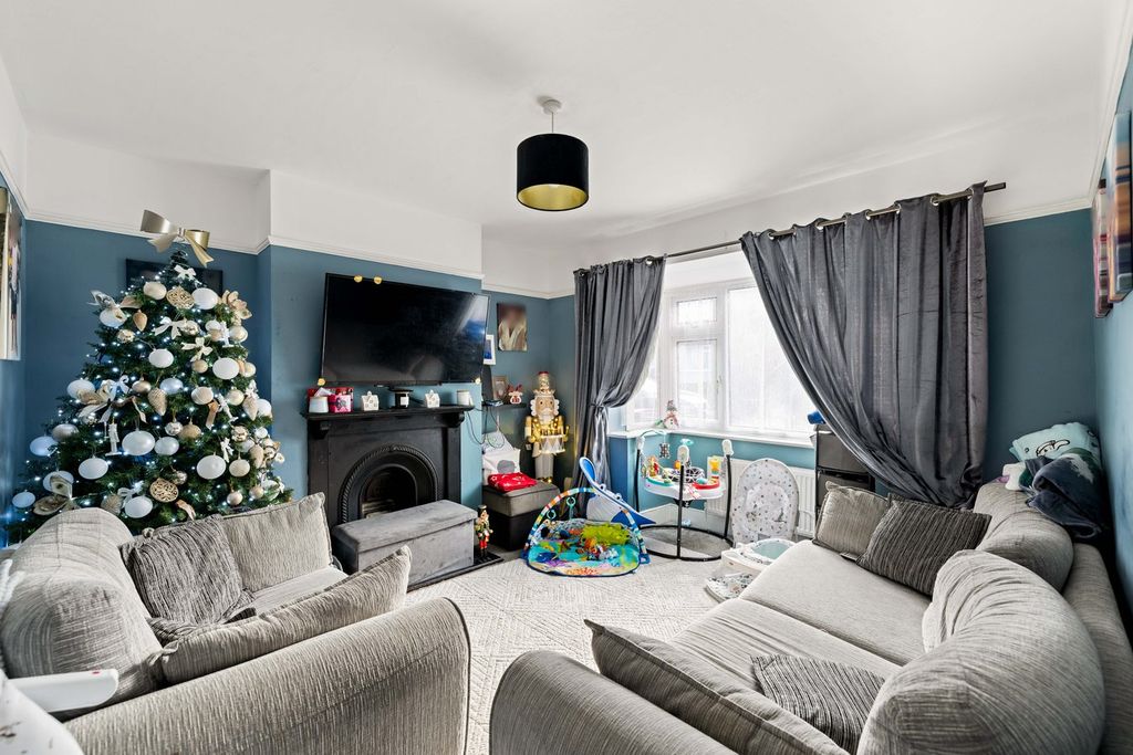 Property photo 2 of 13