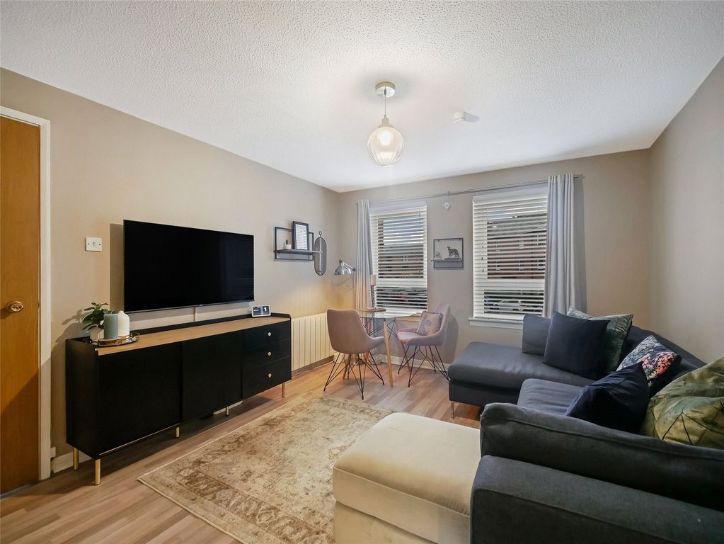 Property photo 2 of 21 Picture No. 01