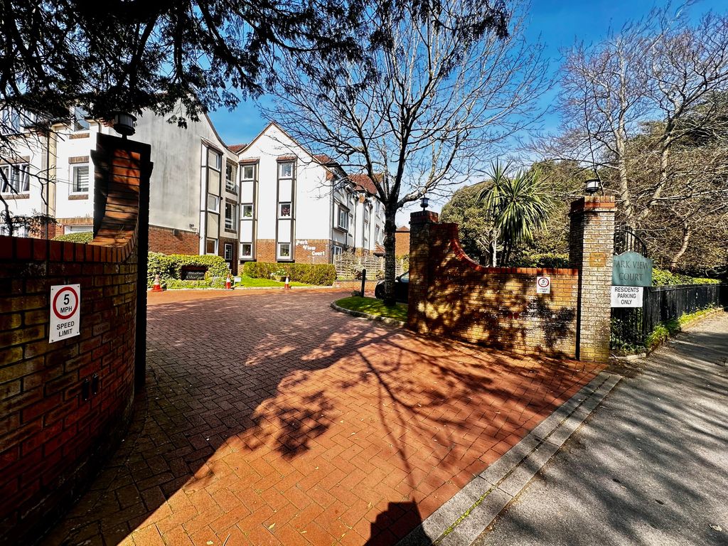 Property photo 2 of 20 Image