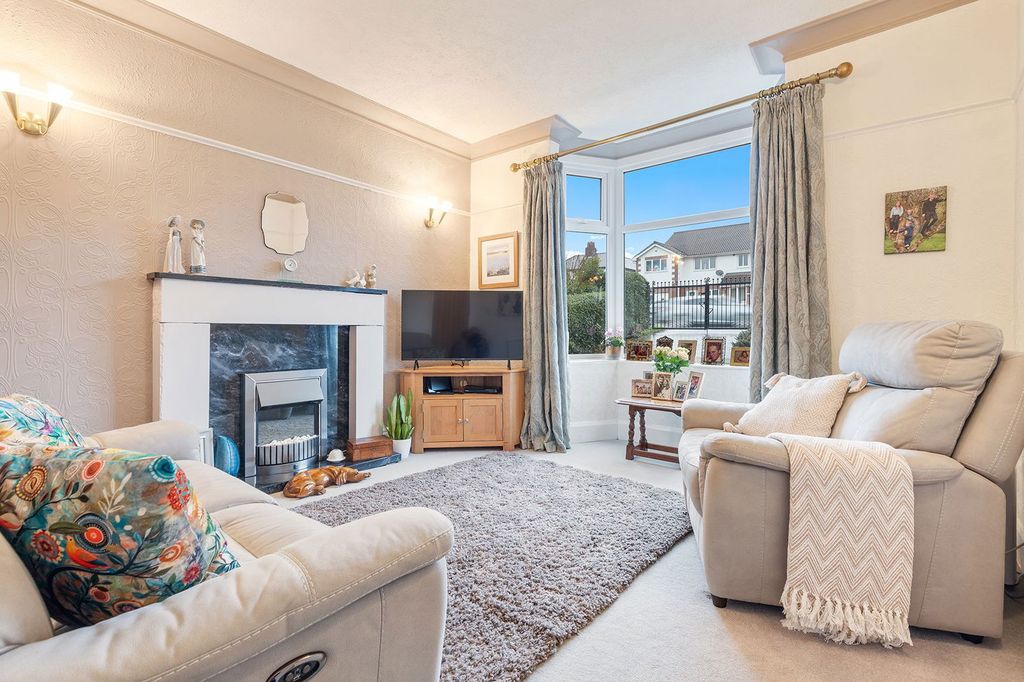 Property photo 2 of 26