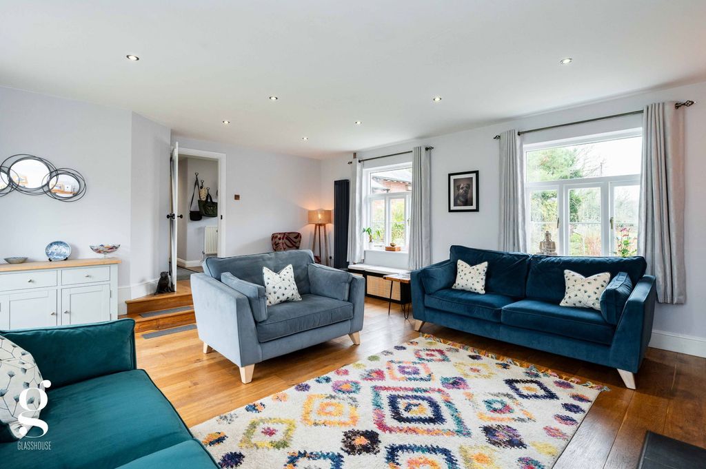 Property photo 3 of 49