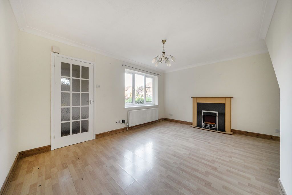 Property photo 2 of 13 Lounge