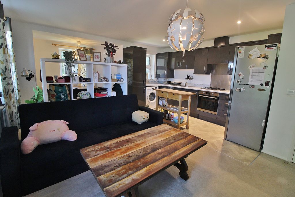 Property photo 2 of 12