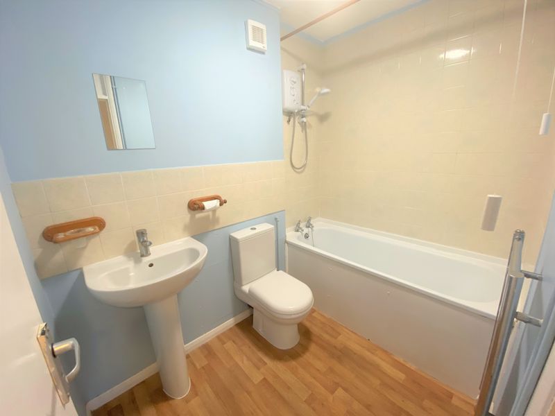 Property photo 3 of 8 Photo 1