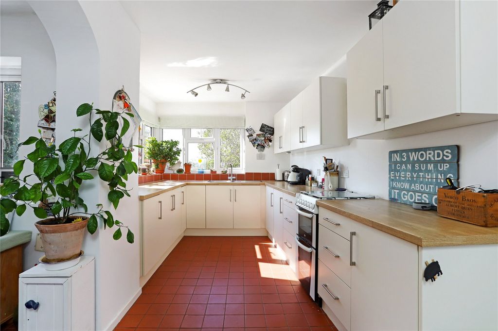 Property photo 3 of 13 Picture No. 02