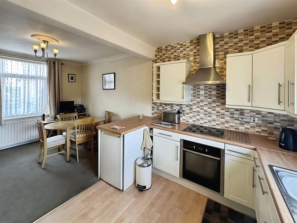 Property photo 2 of 17 86A9d3F3-Wcbksdmv9Ua9Afbmdplr9Q.Jpg