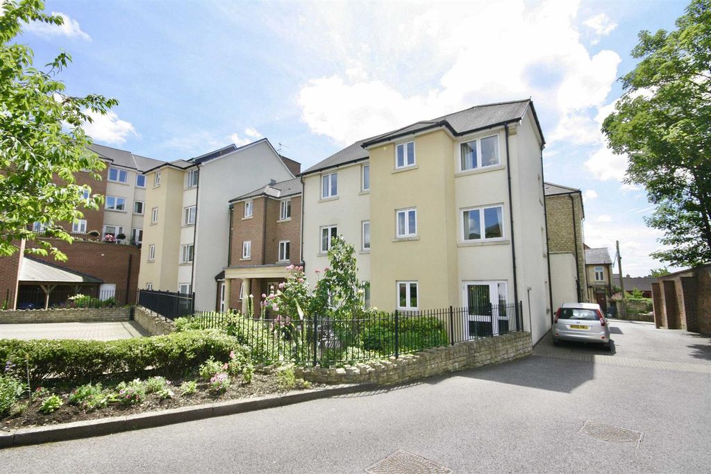 Property photo 2 of 10
