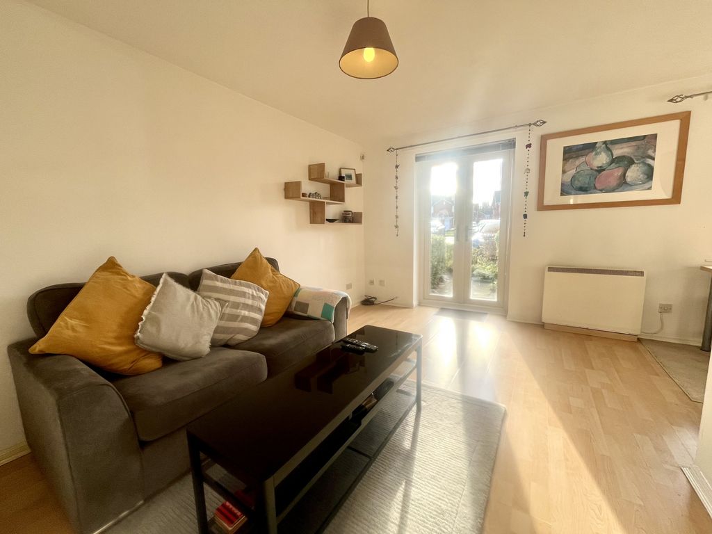 Property photo 3 of 9 Lounge