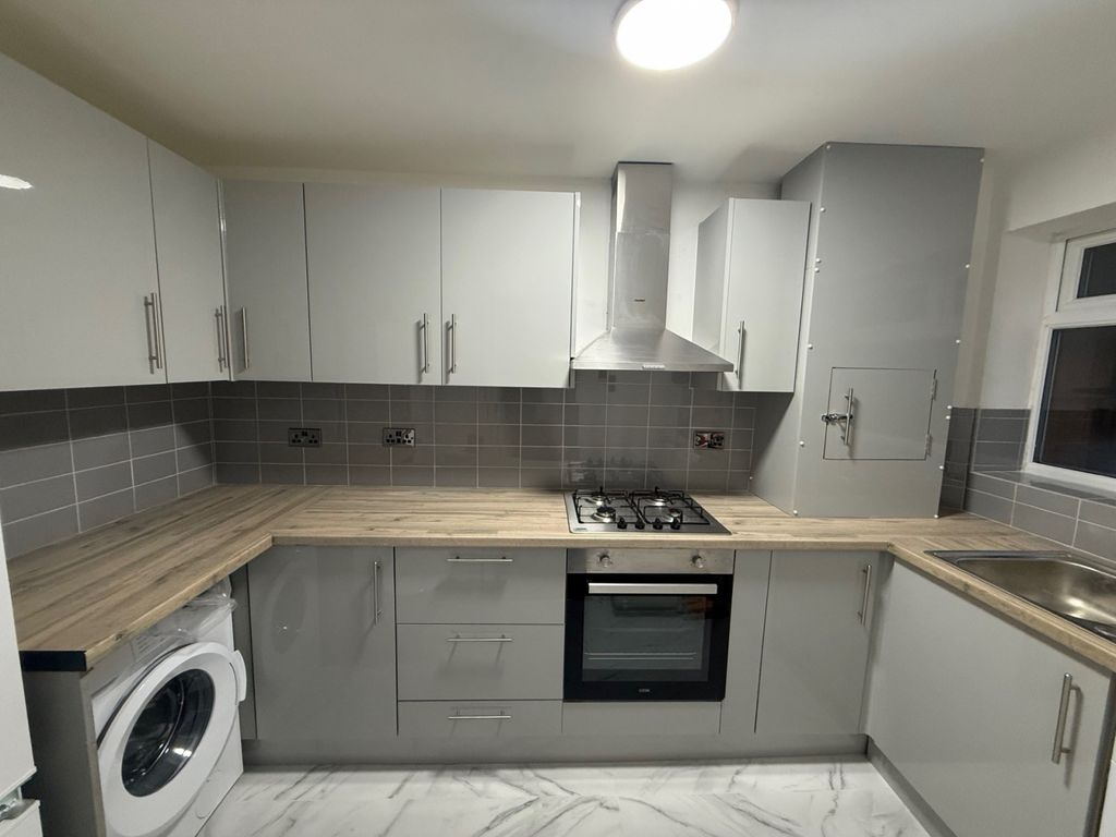 Property photo 1 of 9 Refurbished Three-Bedroom House